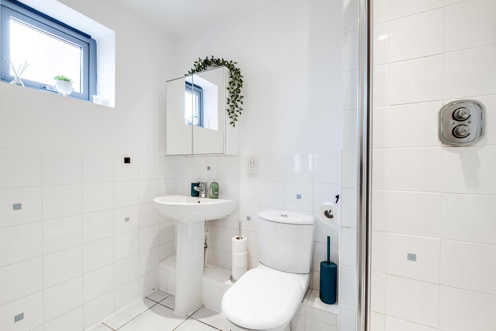 Pluxa Globe - Spacious Apartment In Jq With Parking Бирмингем Экстерьер фото
