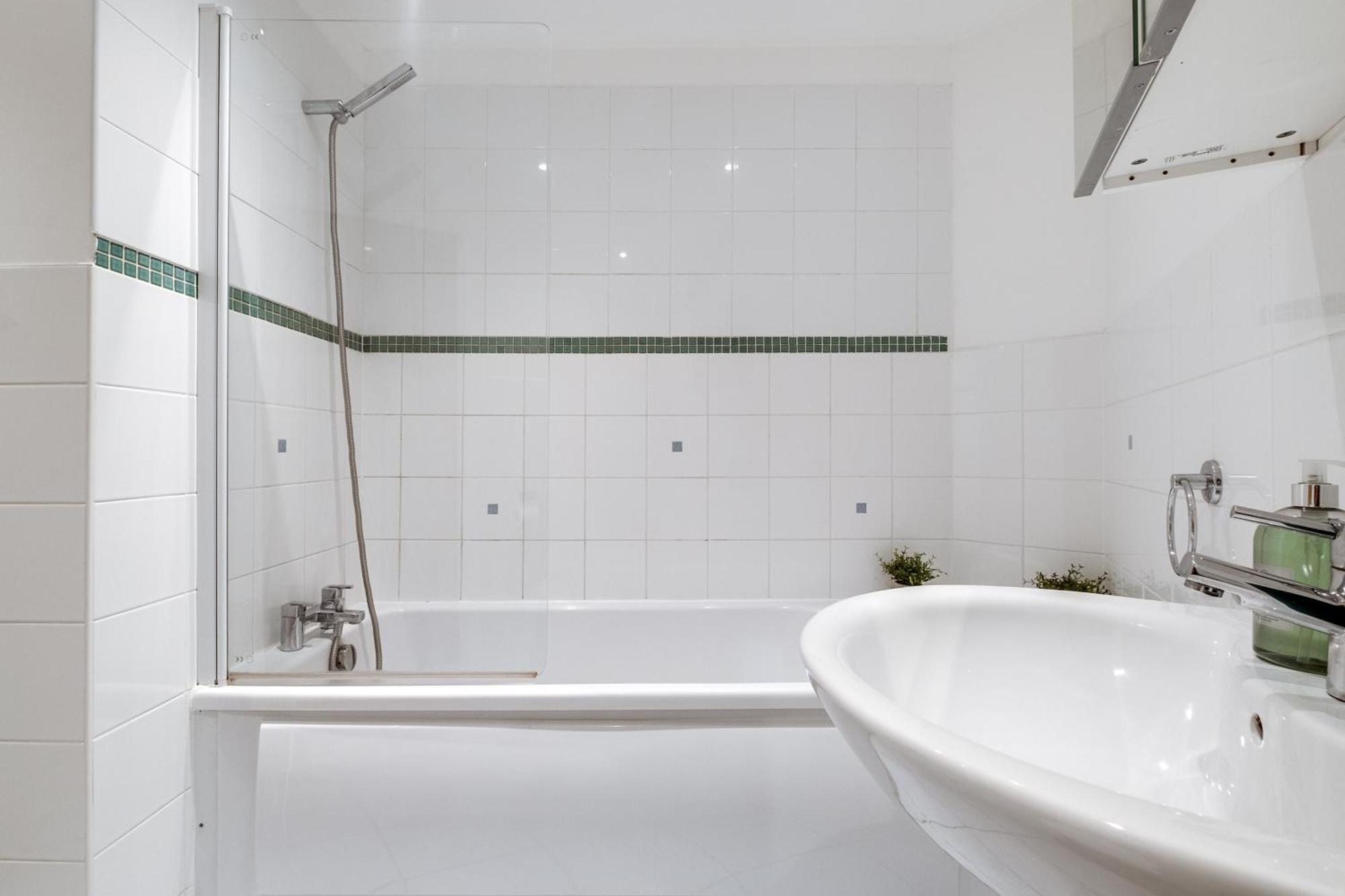Pluxa Globe - Spacious Apartment In Jq With Parking Бирмингем Экстерьер фото